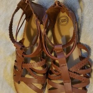 Girls used sandals